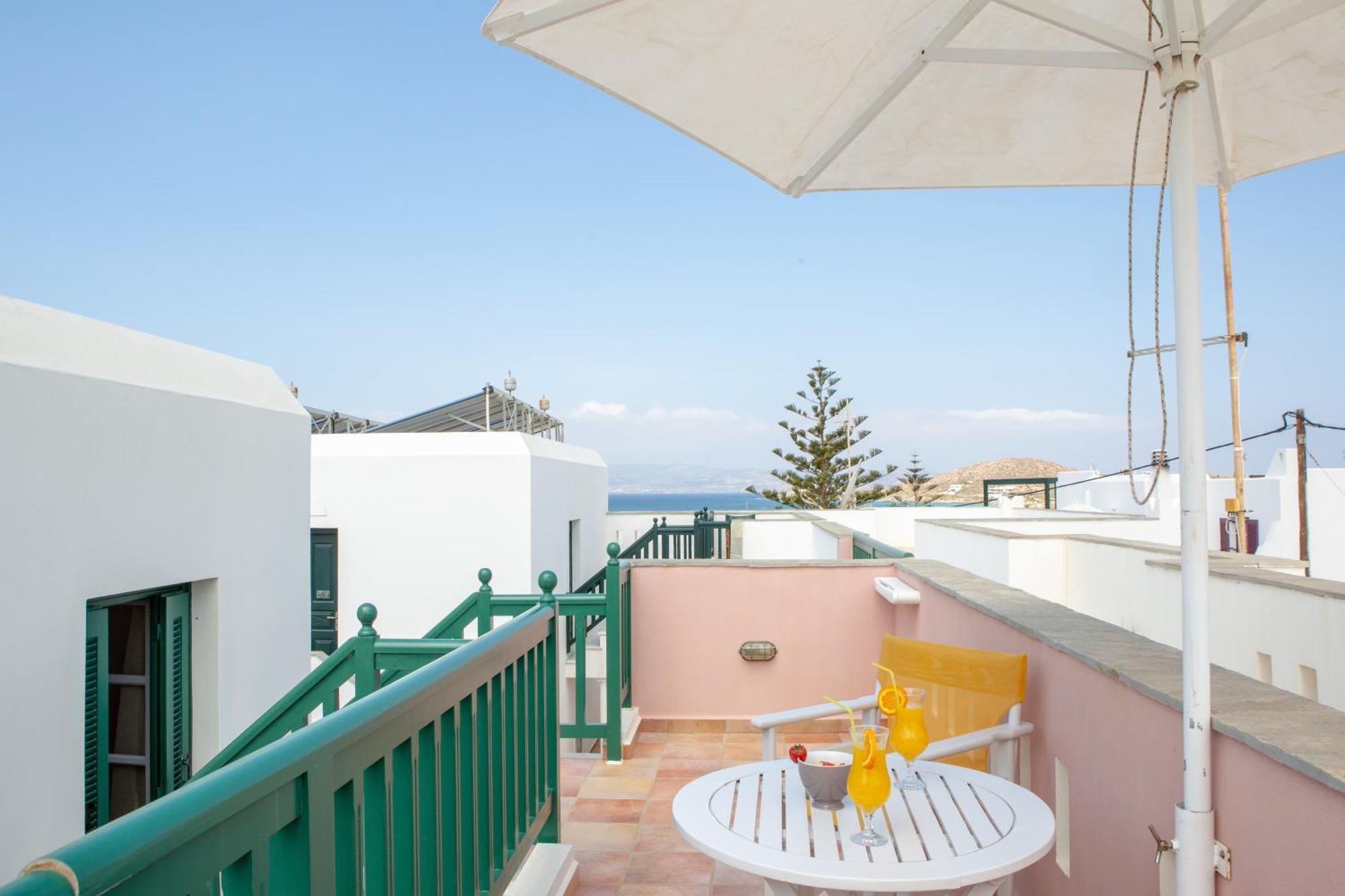 Golden Bay Aparthotel Agios Prokopios  Exterior photo