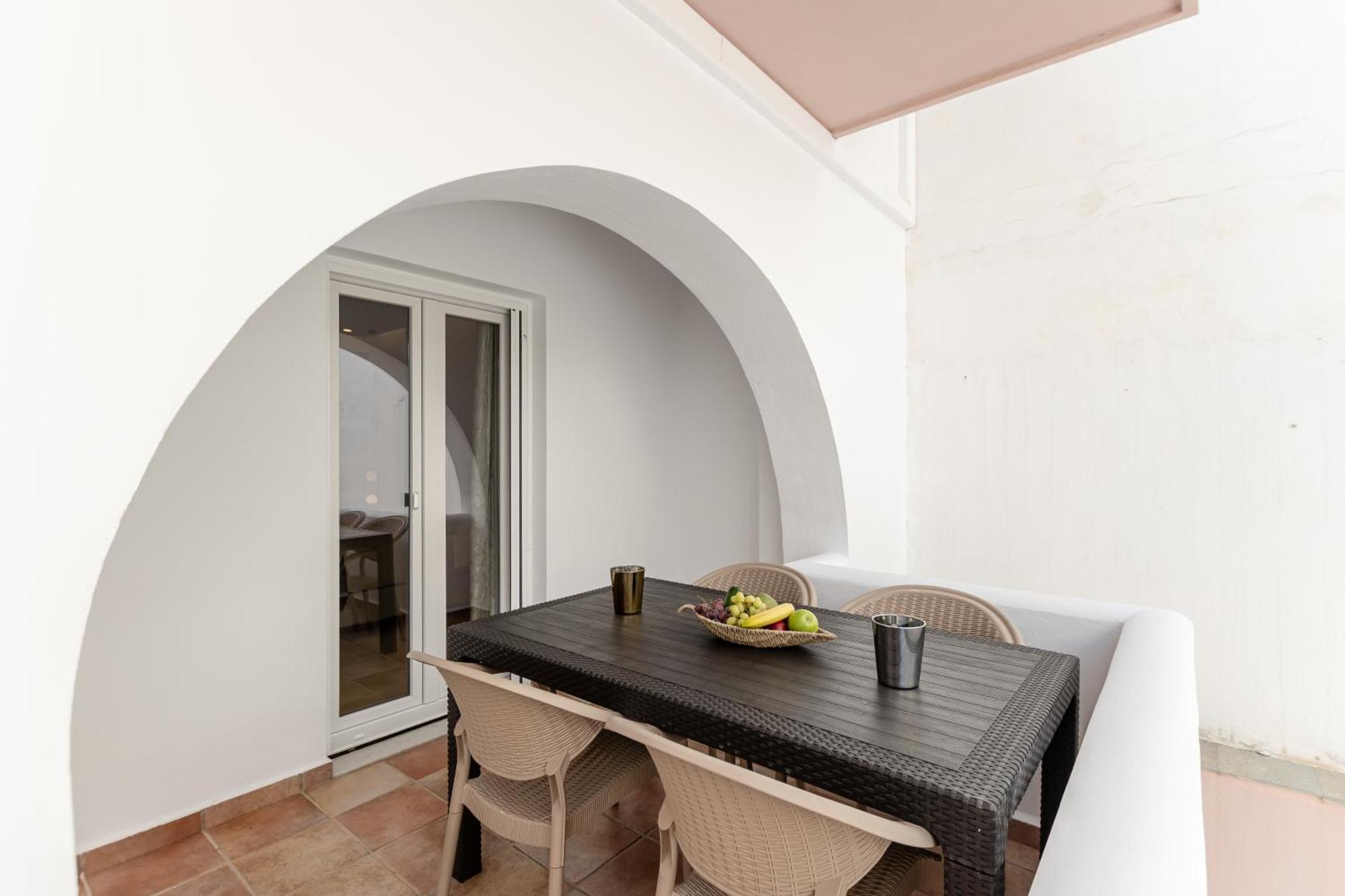 Golden Bay Aparthotel Agios Prokopios  Exterior photo