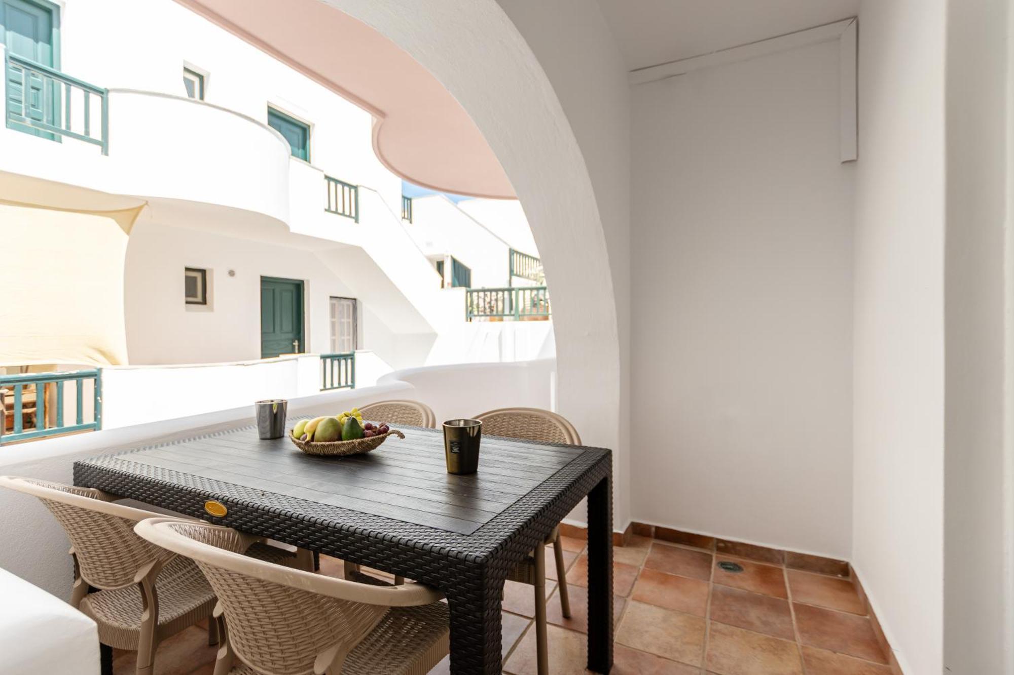 Golden Bay Aparthotel Agios Prokopios  Exterior photo
