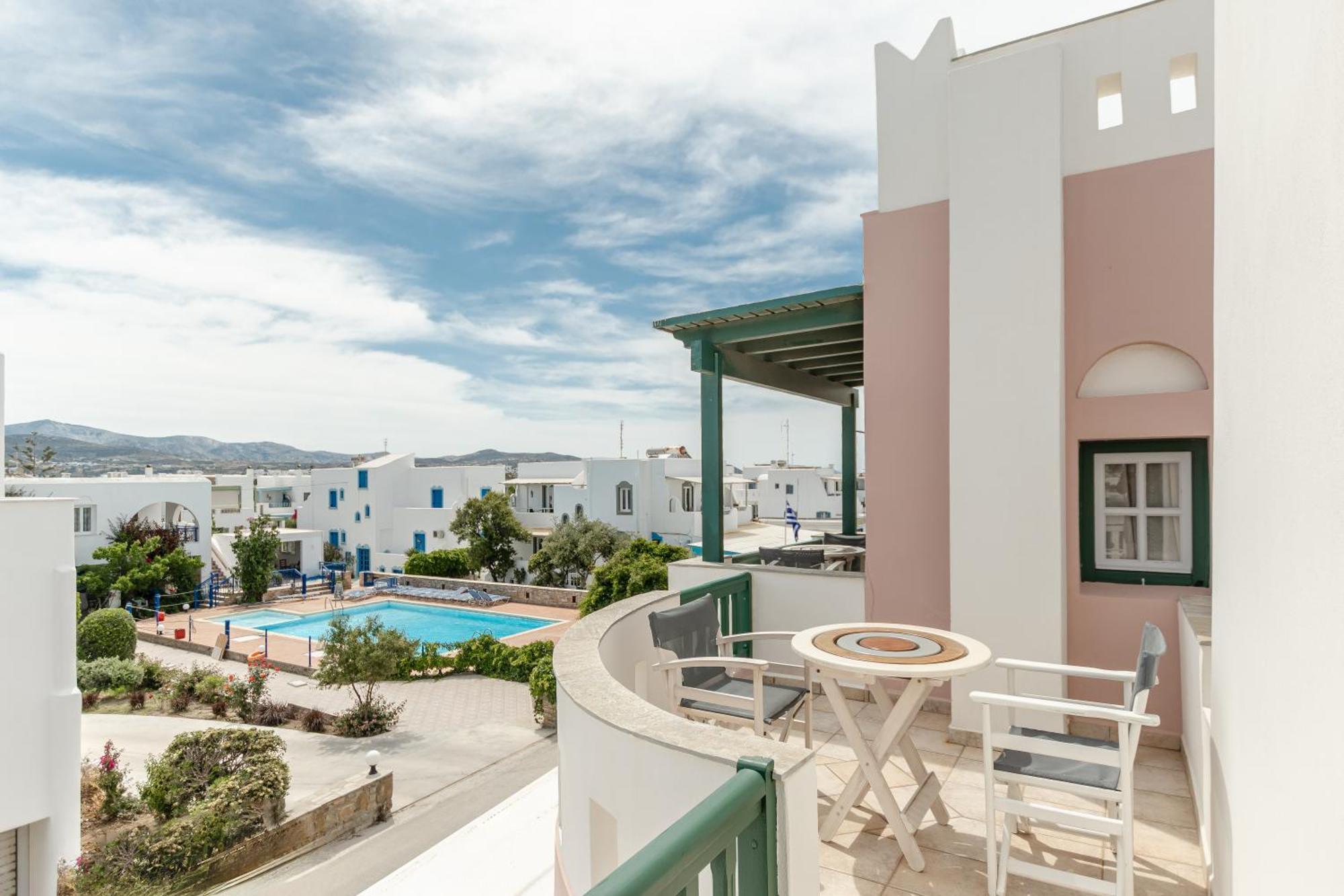 Golden Bay Aparthotel Agios Prokopios  Exterior photo