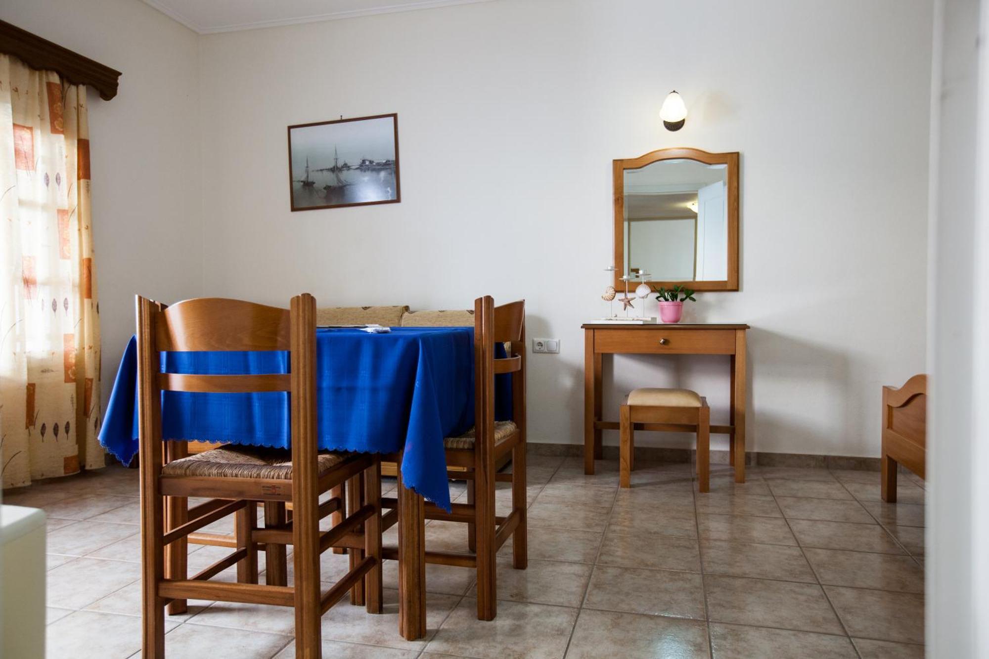 Golden Bay Aparthotel Agios Prokopios  Exterior photo